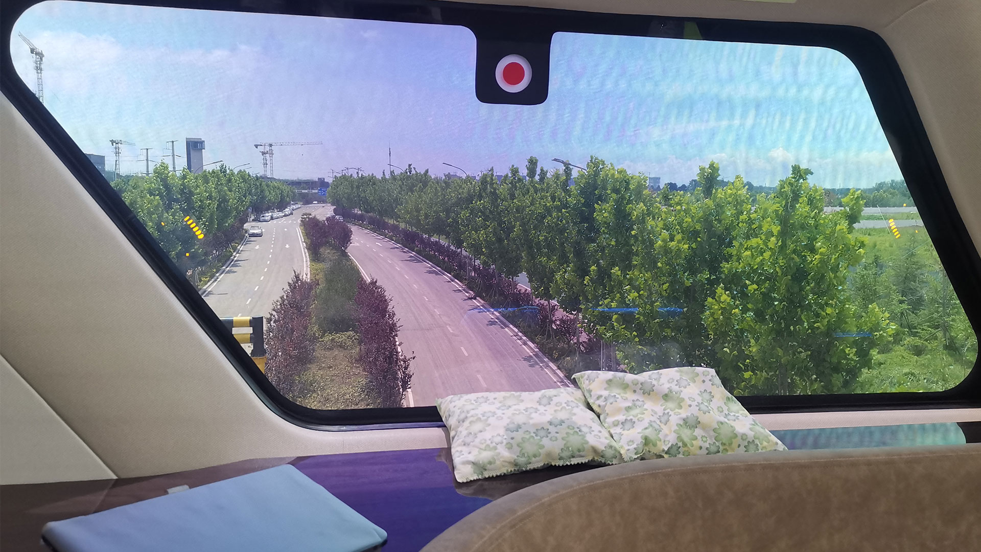 China debuts the world’s fastest 600 km/h maglev train featuring LUMINEQ's futurist transparent displays