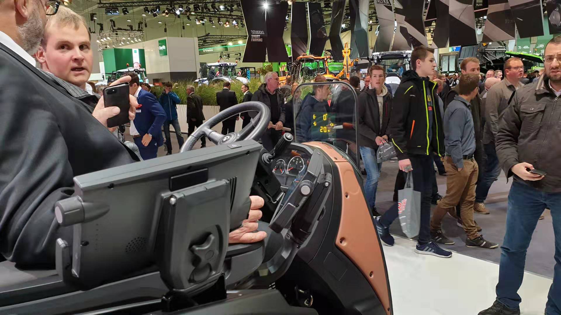 LUMINEQ powered HUD for Valtra tractors on show at Agritechnica 2019